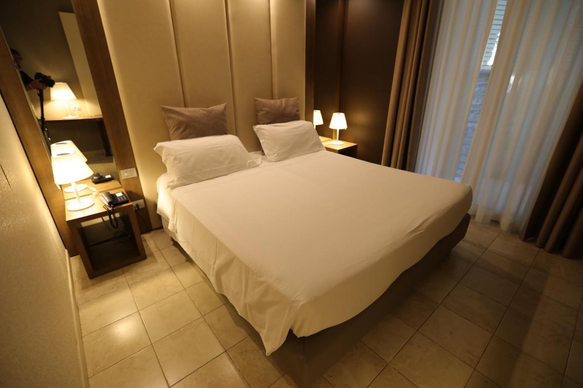 Hotel Lafayette Джовинаццо Экстерьер фото